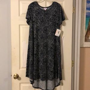 Beautiful print medium Carly